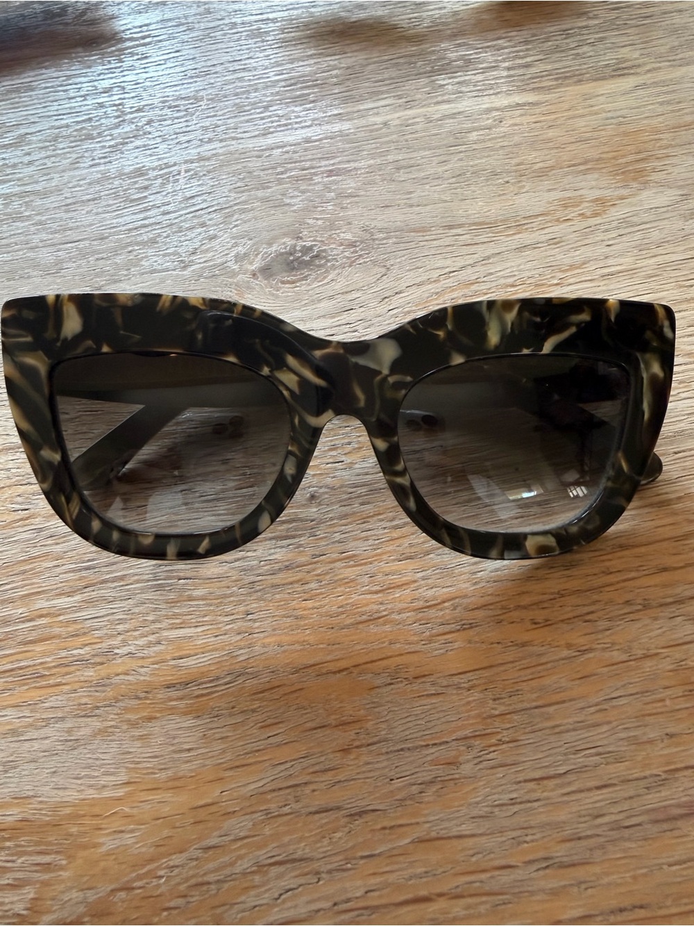 Valley Eyewear Tortoiseshell Square Sunglasses - Black and Cream